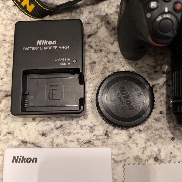 Nikon D3400 Black DSLR Camera - Picture 6 of 9